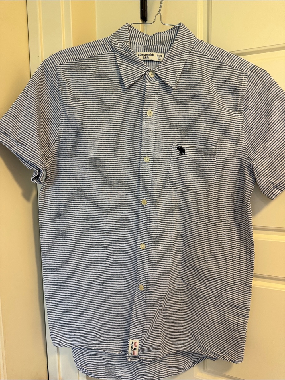 Abercrombie & Fitch Boys Short-Sleeve Blue and White Striped‎ Button-Down Shirt